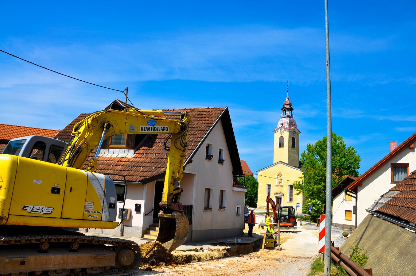 Prenavljanje cestnega odseka- Šmihel