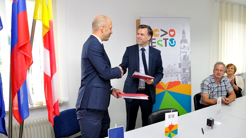 Direktor podjetja CGP Martin Gosenca in župan Mestne občine Novo mesto Gregor Macedoni 