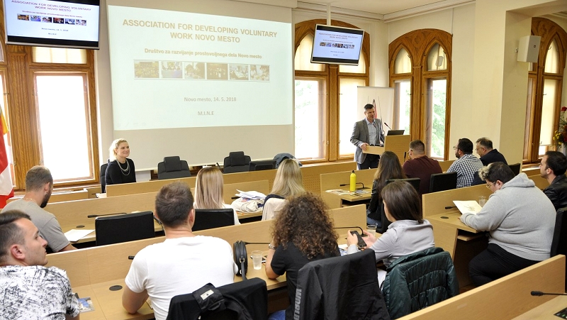 Predstavniki vseh partnerjev, ki so se seznanili s temo socialne vključenosti v digitalnem svetu.