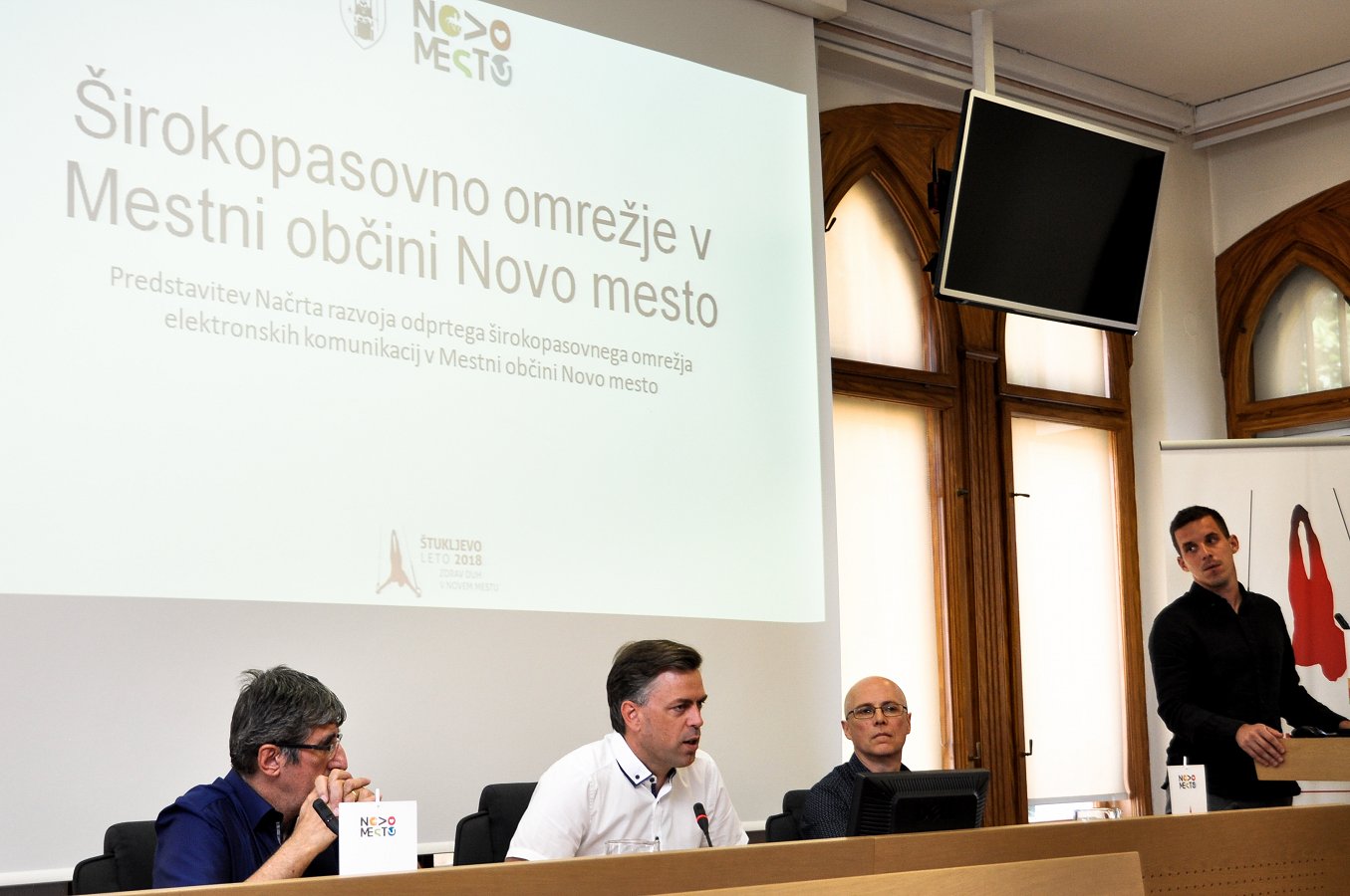 Novinarska konferenca o širokopasovnih omrežjih elektronskih komunikacij