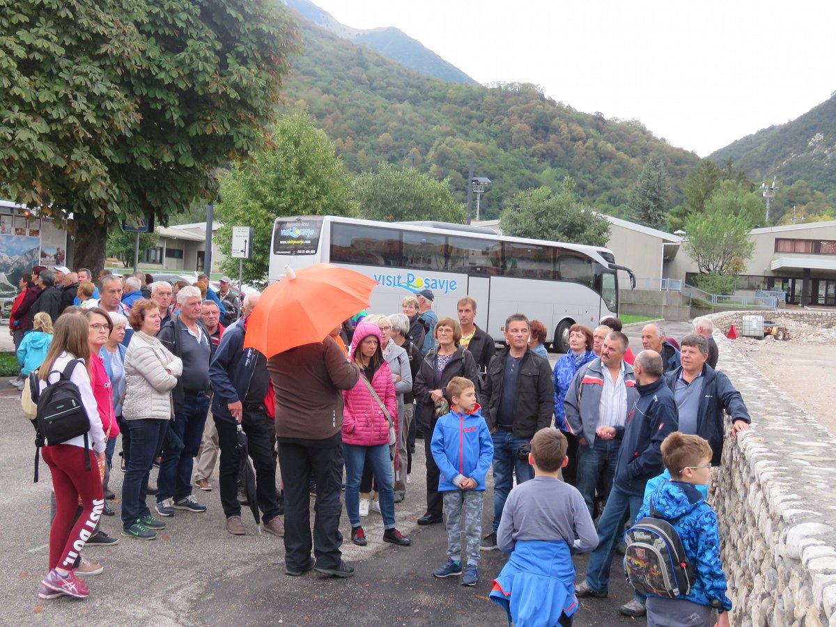 zbor pri avtobusu