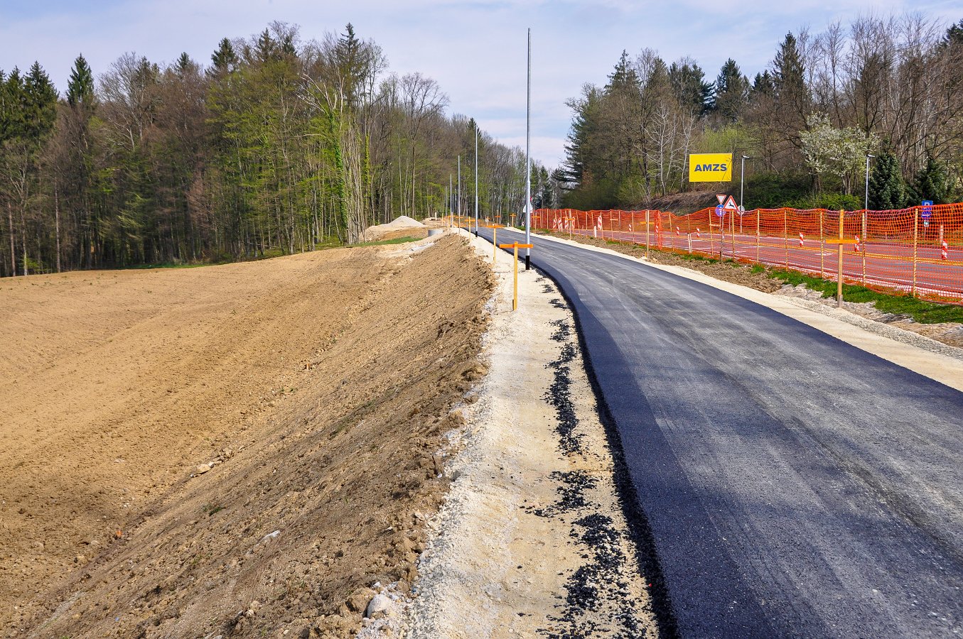 Kolesarska in peš pot v nastajanju