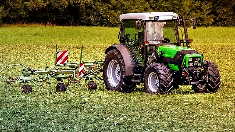 tractors-3571452_640