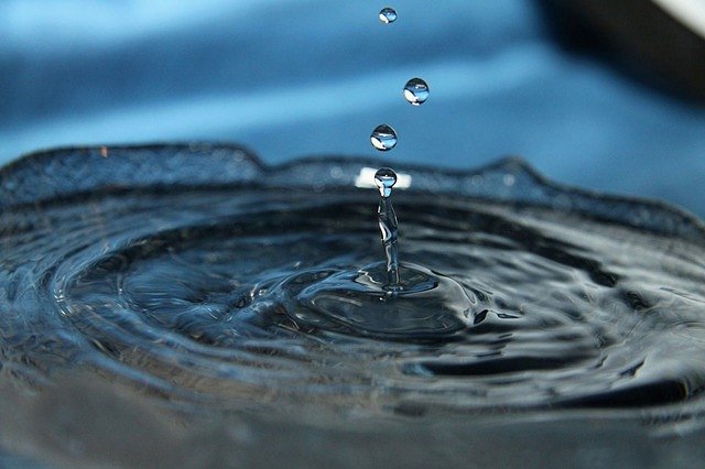 waterdrop-2906_640.jpg