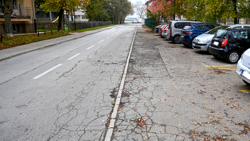parking in cesta 