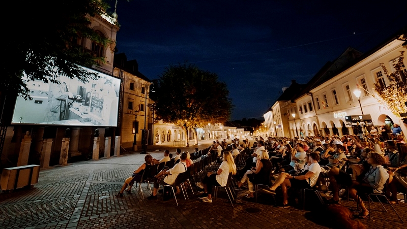 kino na trgu
