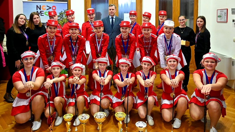 Marožetke na sprejemu pri županu Gregorju Macedoniju
