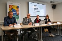 Franci Bratkovič, Peter Geršič, Dolores Modic in Polona Hrovat Mavsar na novinarski konferenci.jpg