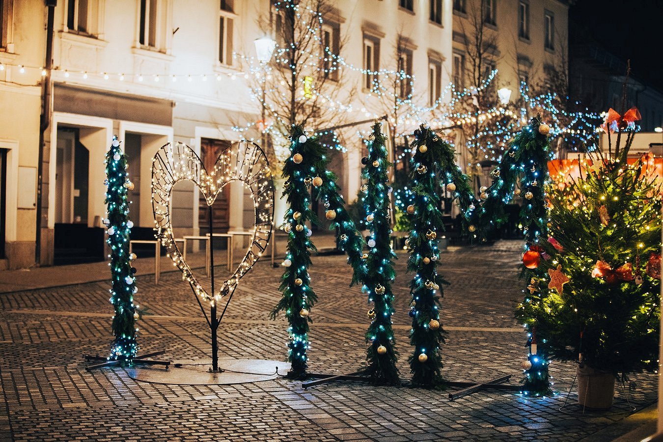 slika adventne okrasitve NM 