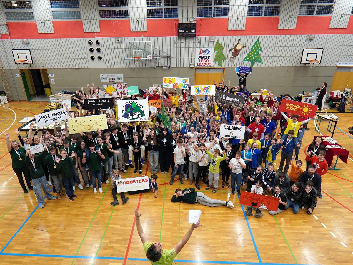 skupinska fotografija udeležencev tekmovanja skupinska fotografija udeležencev tekmovanja