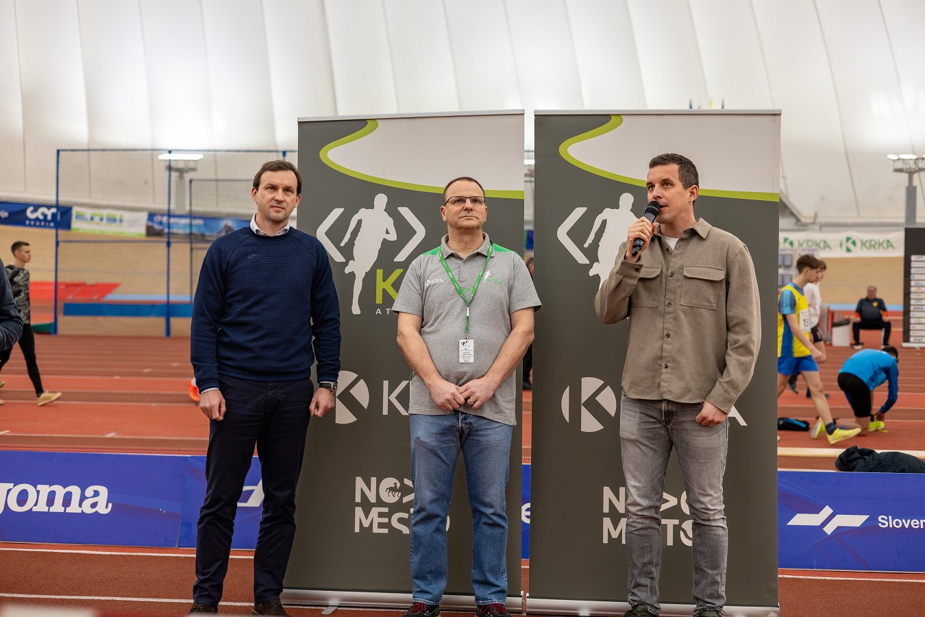 na otvoritvi atletskega tekmovanja je zbrane nagovoril podžupan Urban Kramar na otvoritvi atletskega tekmovanja je zbrane nagovoril podžupan Urban Kramar