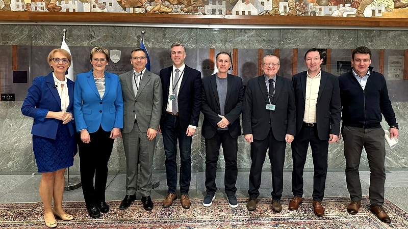 Župan Gregor Macedoni v DZ ob potrditvi ustanovitve javne Univerze v Novem mestu Ustanovitev javne univerze - zgodovinski dan za Novo mesto 