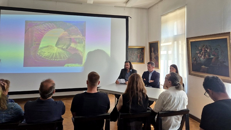 Novinarska konferenca Novomeški likovni dnevi tudi letos povezujejo domače in tuje umetnike