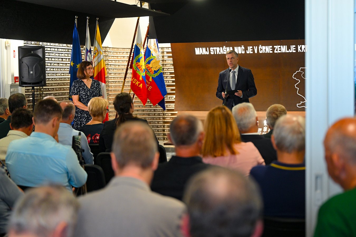 Na fotografiji je župan Gregor Macedoni med nagovorom ob spominski slovesnosti ob prihajajočem dnevu državnosti in spominskem dnevu občine. Na fotografiji je župan Gregor Macedoni med nagovorom ob spominski slovesnosti ob prihajajočem dnevu državnosti in spominskem dnevu občine.