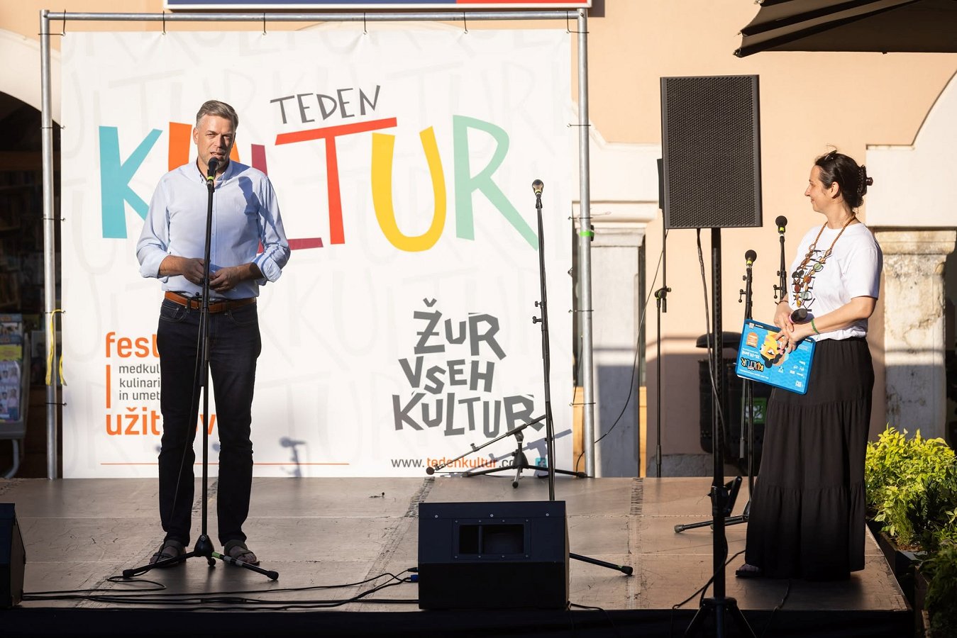 Na fotografiji je župan Gregor Macedoni med nagovorom ob zaključku Tedna kultur Na fotografiji je župan Gregor Macedoni med nagovorom ob zaključku Tedna kultur