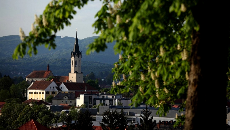 Na fotografiji je Kettejev drevored Odprto pismo županov JV regije in Posavja s pozivom k hitrejšemu in učinkovitejšemu ukrepanju države